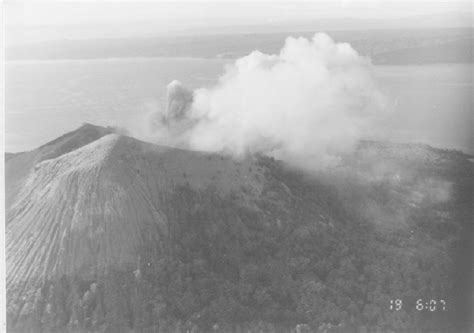 Pictures taken during the Rabaul eruption - 9/19/94