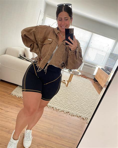 Mo | With a blue moon in her eyes | Instagram