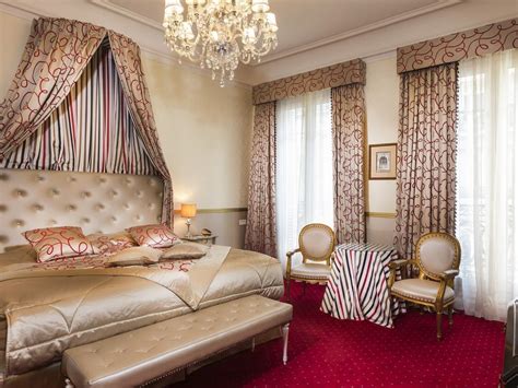 Best Price on Hotel Claridge in Paris + Reviews