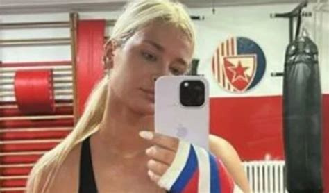 SOFIJA MILOŠEVIĆ SVOJOM OBJAVOM ZAPALILA DRUŠTVENE MREŽE! Manekenka ...
