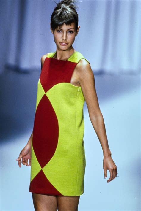 Elsa Benítez, supermodelo mexicana de los 90, llevó primero las botas