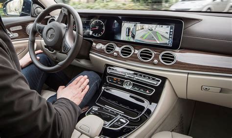 Mercedes-Benz’s new COMAND touchpad controller mysteriously appears in