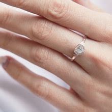 Diamond heart engagement ring in rose gold | KLENOTA