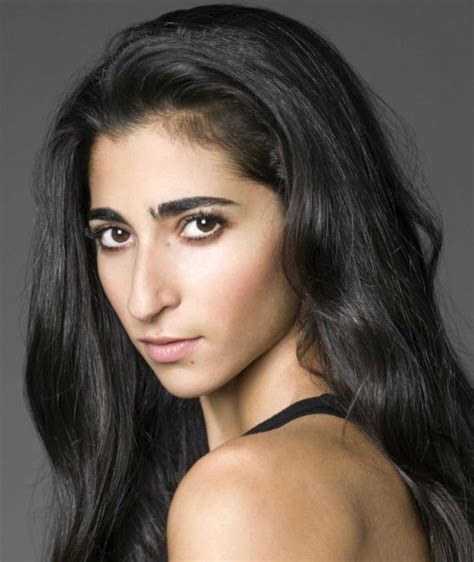 Alba Flores – Filmes, Biografia e Listas na MUBI