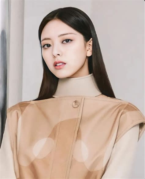 pin  ren  yuna itzy   korean girl itzy korean girl groups