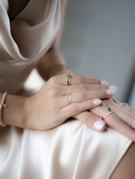 SOFIA & MARIA - ¡Esta tiara con flores de cuero te va a encantar! 🤩 Haz