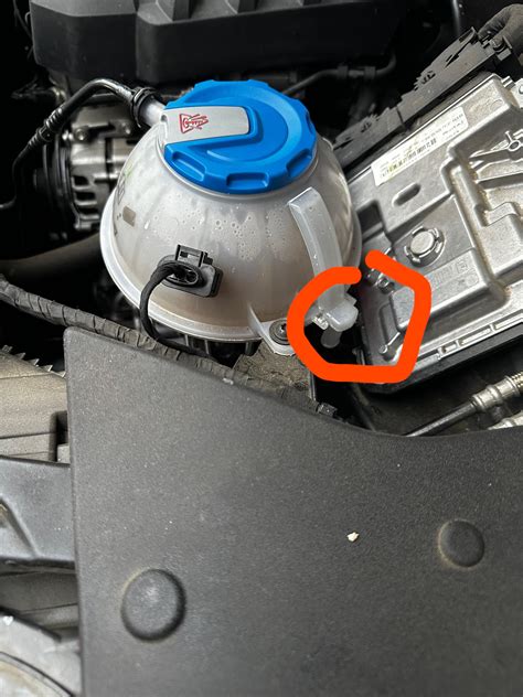2021 Q5 coolant expansion tank question : r/Audi