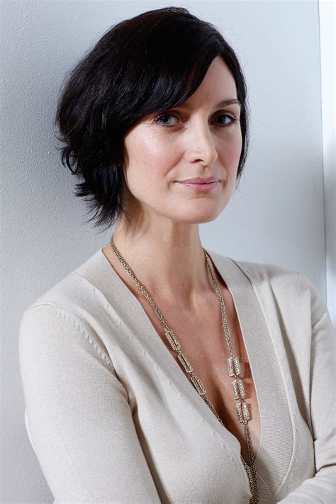 carrie anne moss