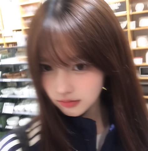 alice-777／2025 歲 | 在 StripZone 的直播