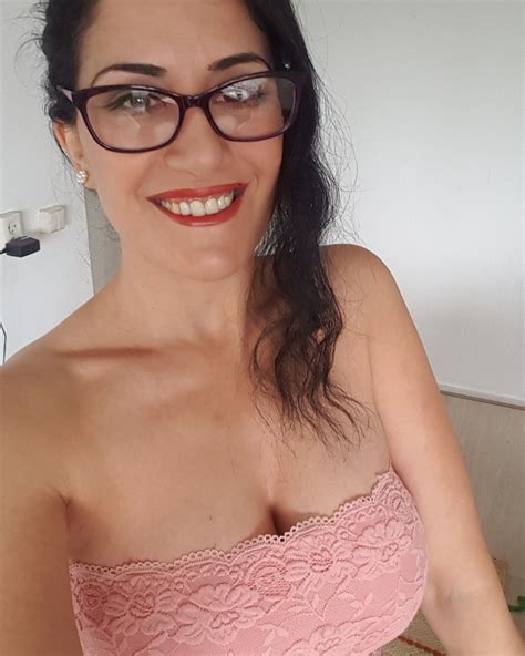 Dareen Hasan - جكرا بيلي بقلي بشبه مايا خليفة 🤓. مايا...