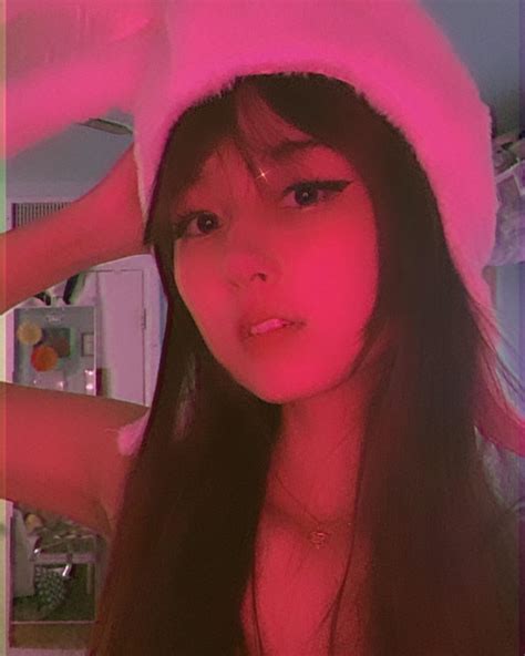 amie 慧艳 | streaming at 7:30PM CST!! it’ll be half genshin half