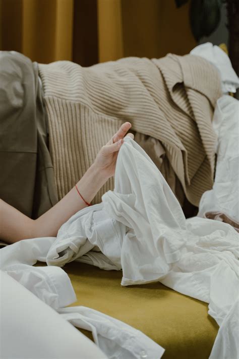 how to clean blood stains from clothes
