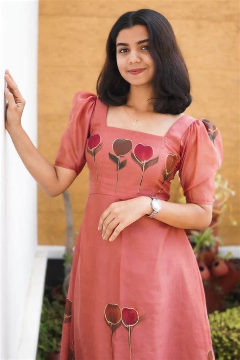 Pin by Sreejitha on dress | Simple frock design, Simple frocks, Frock ...