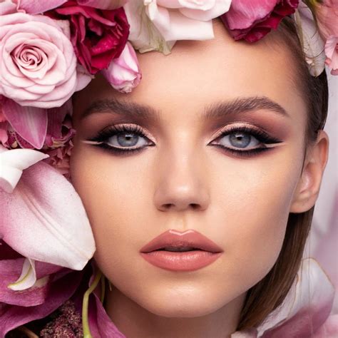 Is Dallas's Lipstick Mens Club A Secret You NEED To Know? Image 20