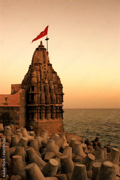 view  shree dwarkadhish krishna temple  dwarka gujarat india