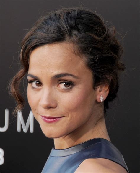 Hair MVP of the Day: Elysium Star Alice Braga's Lone Tendril | Glamour