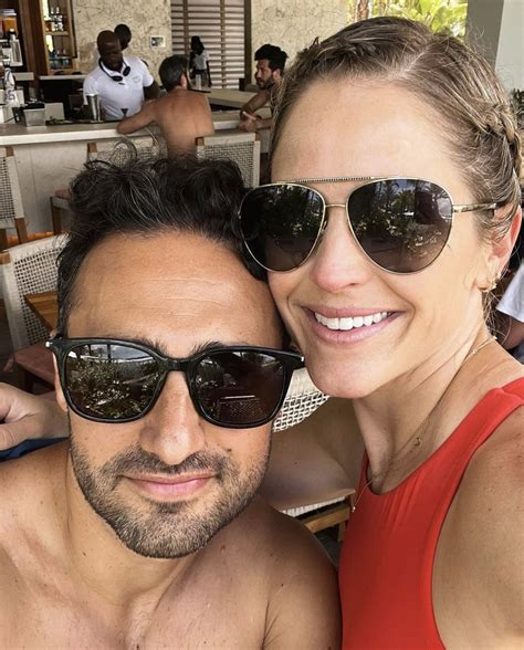 ‘GMA’ Hosts Bikini Photos: Lara Spencer, Ginger Zee in Swimsuits