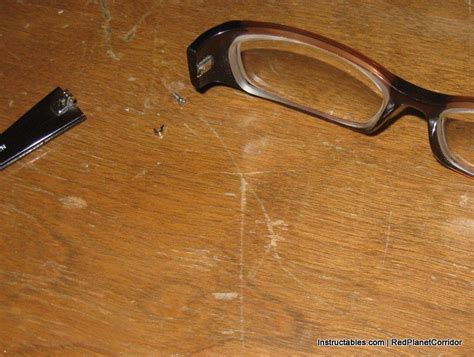 how much does it cost to fix glasses