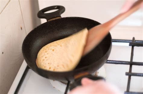 The Pancake Flip Conundrum: 5 Telltale Signs It's Time To Flip