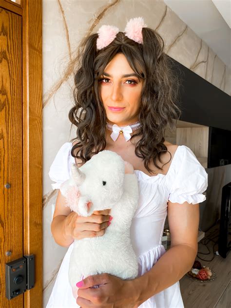 Baby girl look 🥺 : r/femboy