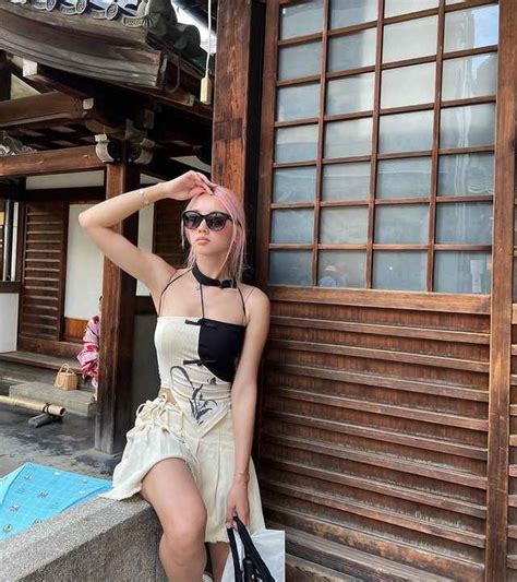 Vyvan Le Wiki, Age, Biography, Net Worth, Figure Size, Boyfriend, Family