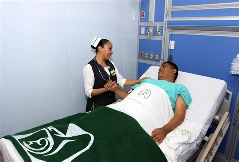 Más de 120 mil Enfermeras y Enfermeros del IMSS proporcionan cuidados