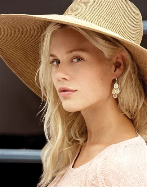 Becca Hiller Photos - Anna Beck Jewelry Spring 2016 • CelebMafia