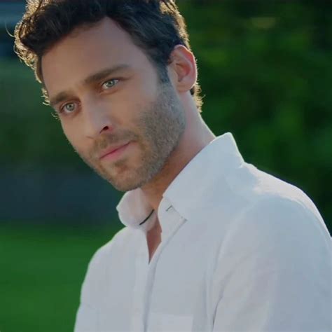 💕 SEÇKIN ÖZDEMIR 💕 | Turkish actors, Singer, Geometric shapes