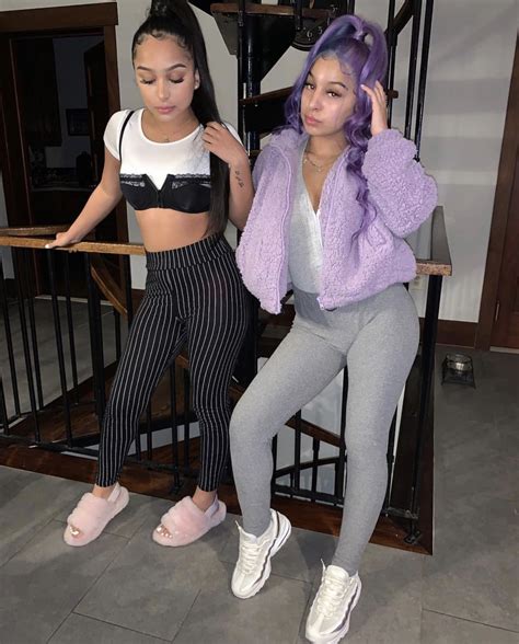 Pin by pyt😍 on bff | Twin outfits, Siangie twins, Matching outfits best