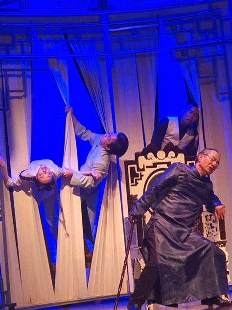 tac pham san khau kinh dien tai xuat kich ban kinh dien van la