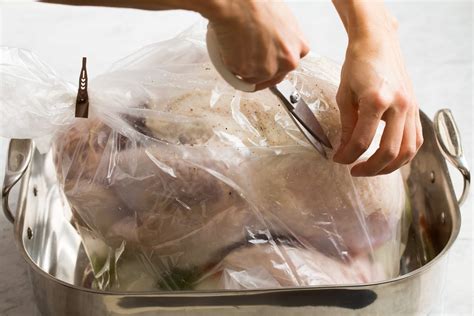 how long to cook a turkey in the oven bag