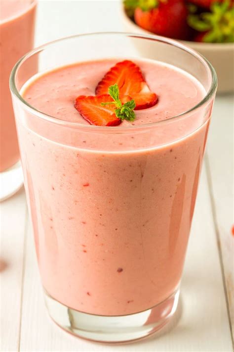Vegan Strawberry Banana Smoothie - Vegan Focus