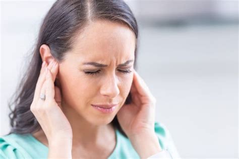 Symptoms, Treatments, and Recovery of Ruptured Eardrum - Facty Health