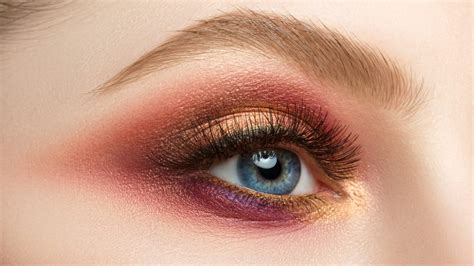 apply eyeshadow  blend   makeup artist mamabella
