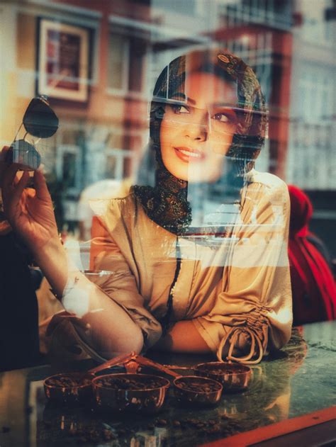 woman hand      woman hand stock  hd