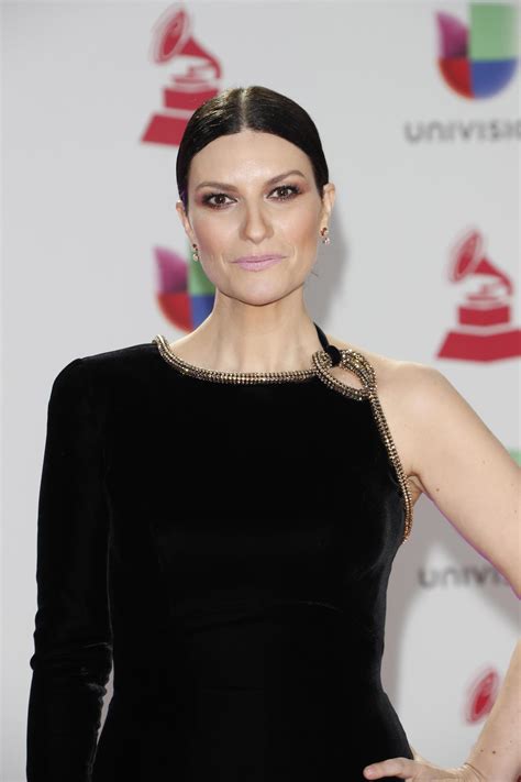 Laura Pausini, foto capelli: tutte le volte che ha portato il bob