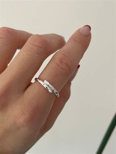 crossover ring sapphire  rose jewellery