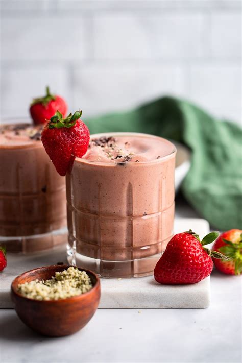 Chocolate banana strawberry smoothie – Artofit
