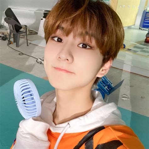 jungwon enhypen icon posen