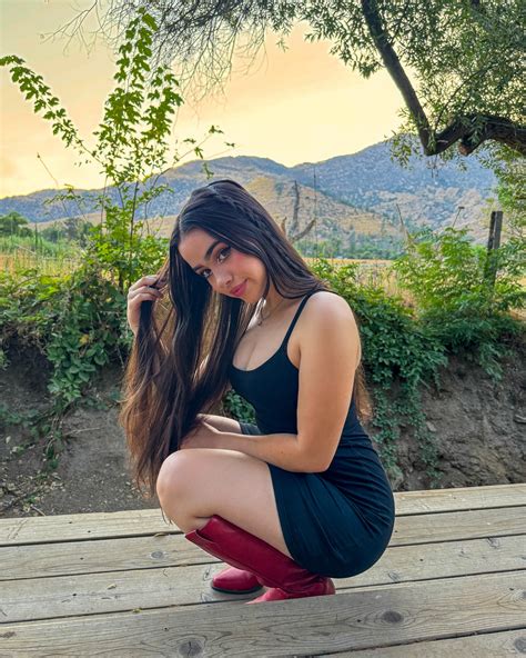 zoey! (@zoeyiso) • Threads, Say more