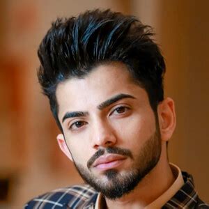 Laraib Khalid - Age, Family, Bio | Famous Birthdays