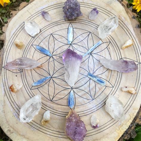 32 Crystal Lust ideas | crystals, crystal grid, witchy aesthetic decor