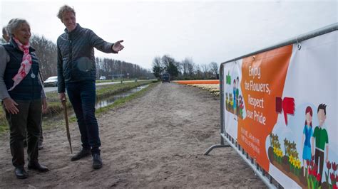 Dutch farmers to tourists: Don't trample our tulips | CTV News