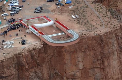 man falls   death  grand canyons skywalk  news metro news