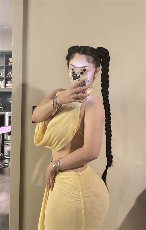 110 Foreveryuri ideas to save today | curvy woman, pretty selfies