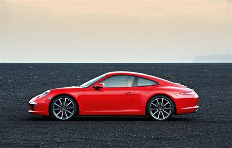 Porsche 911 Carrera (2012) - picture 2 of 13
