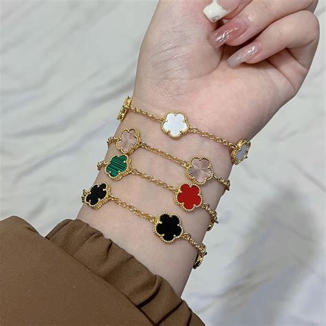 Beton Artikel Harter Ring van cleef armband blau Punkt Chaiselongue ...