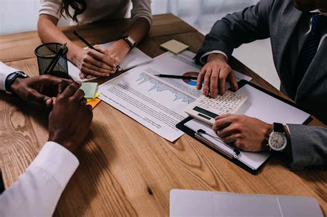 careers  finance  guide  pursuing  dreams ibca