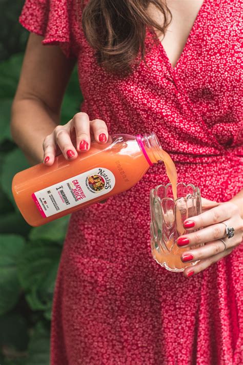 Pouring drink photography summer | Fotografia de produtos, Kombucha, Sucos