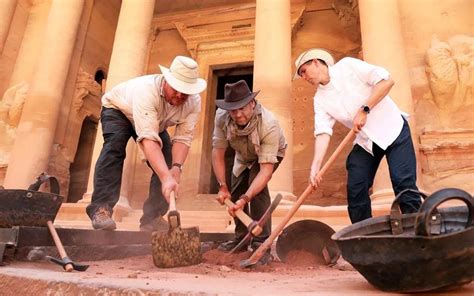 2,000-year-old hidden tomb discovered in Petra, Jordan | Archaeology ...